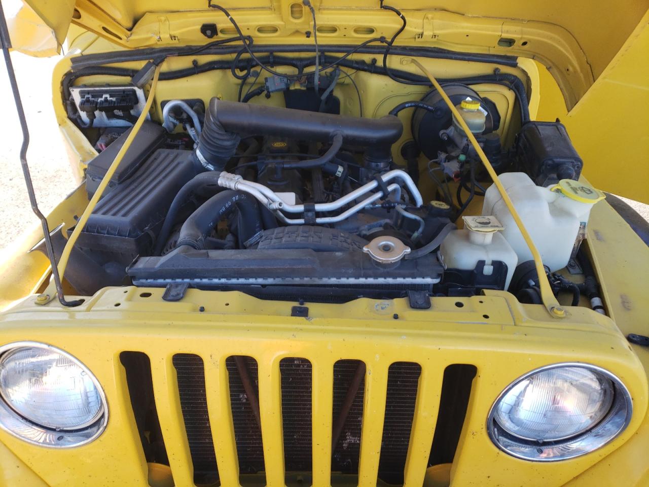 2000 Jeep Wrangler / Tj Sport VIN: 1J4FA49S8YP744395 Lot: 80894144