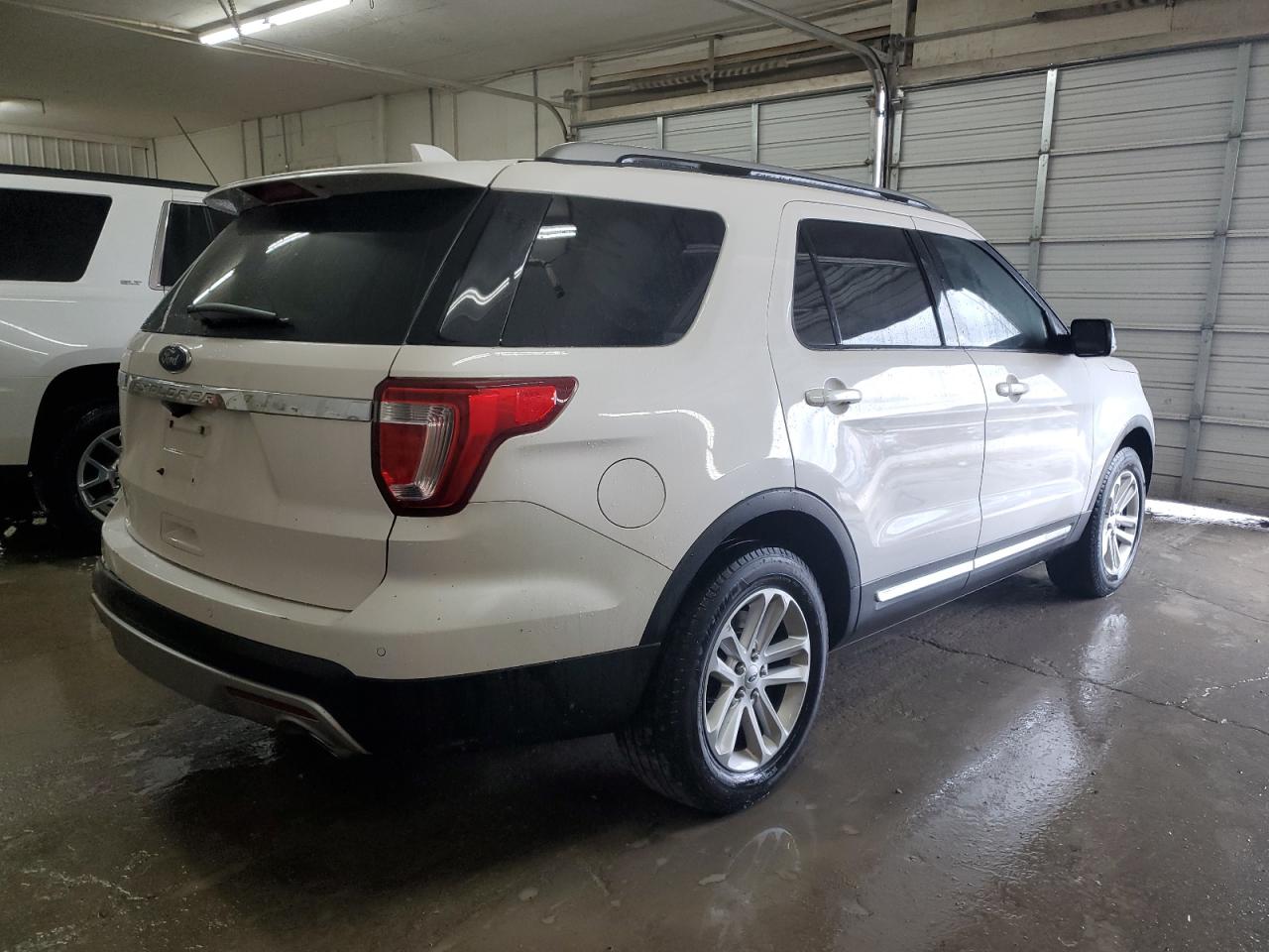 2017 Ford Explorer - Image 3