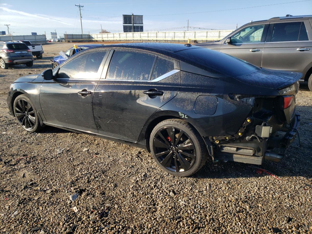 2020 Nissan Altima - Image 2