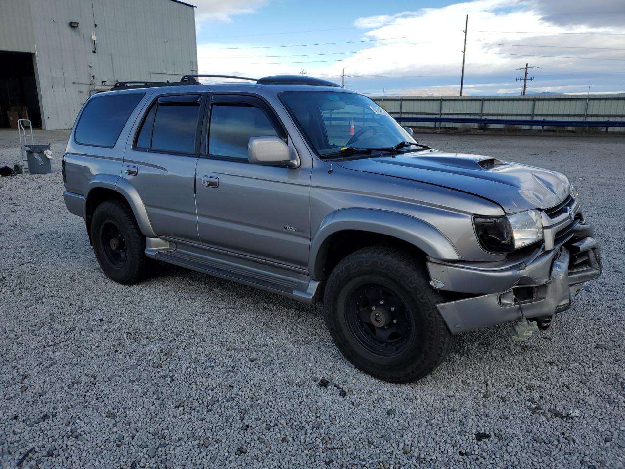 2002 Toyota 4Runner - Image 4