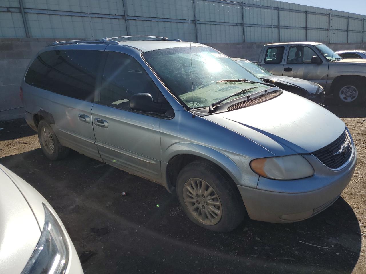 2003 Chrysler Town & Country - Image 4