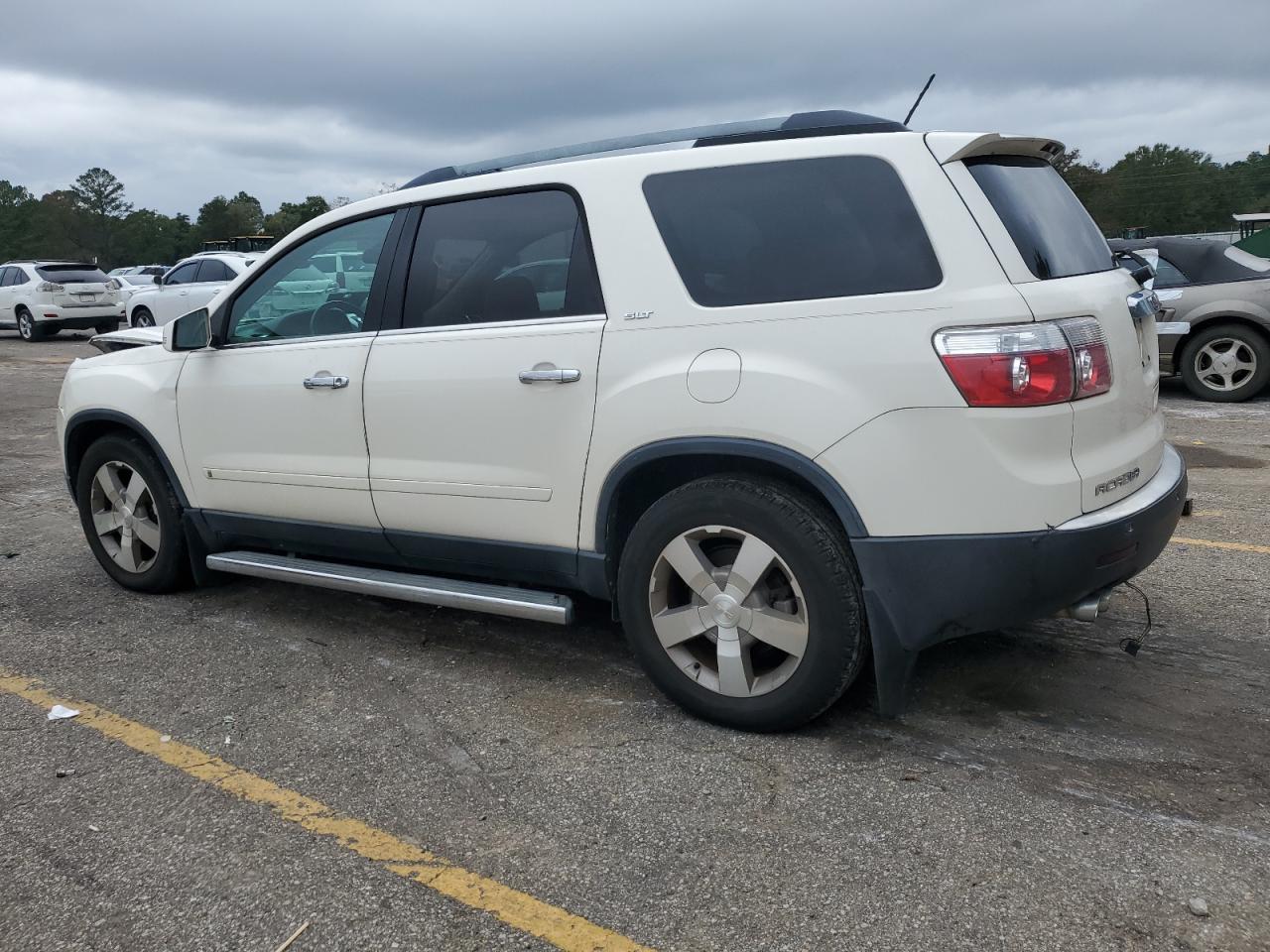 2010 GMC Acadia - Image 2