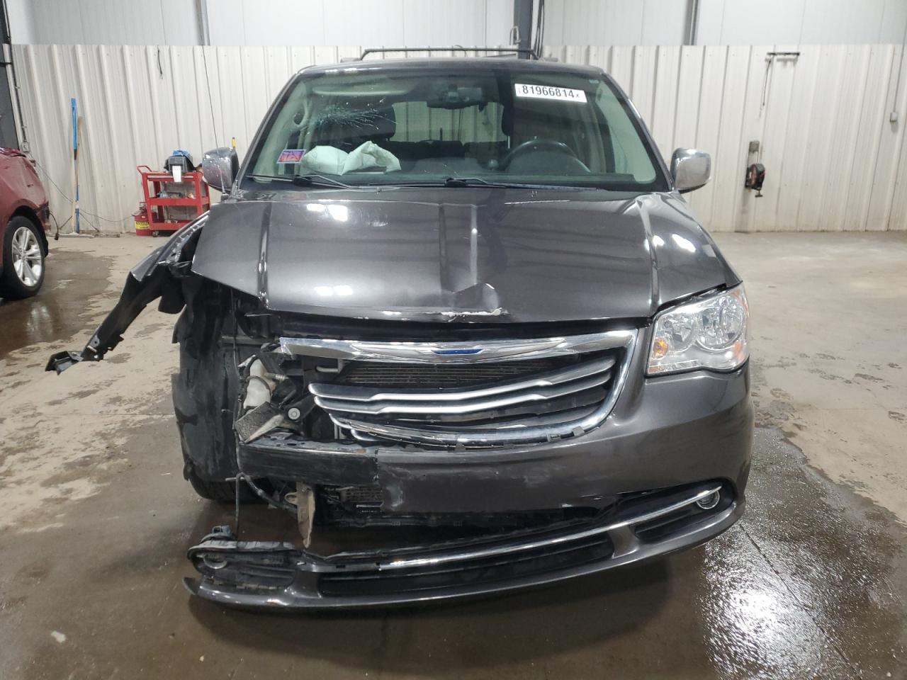2015 Chrysler Town & Country - Image 5