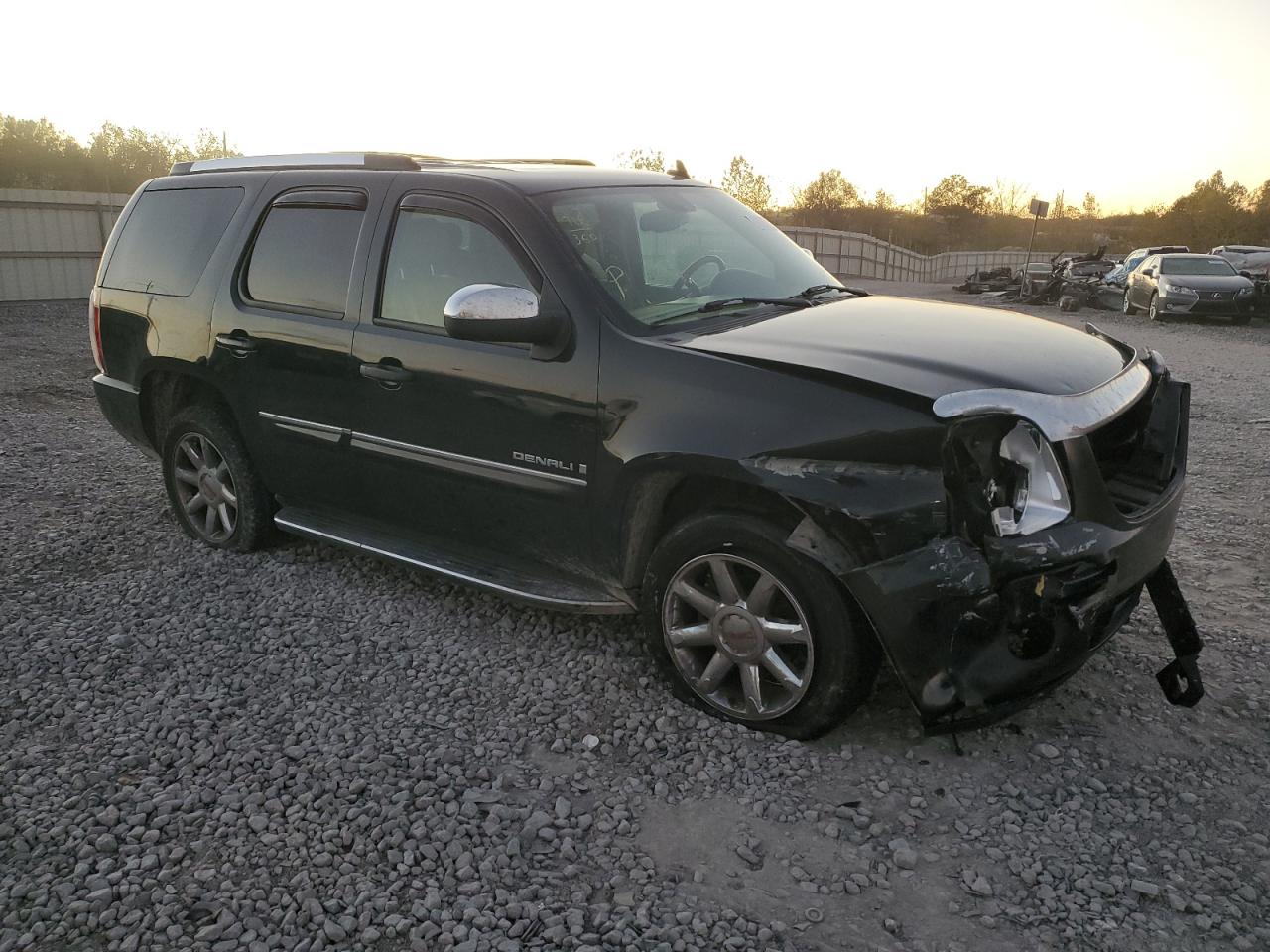 2008 GMC Yukon - Image 4