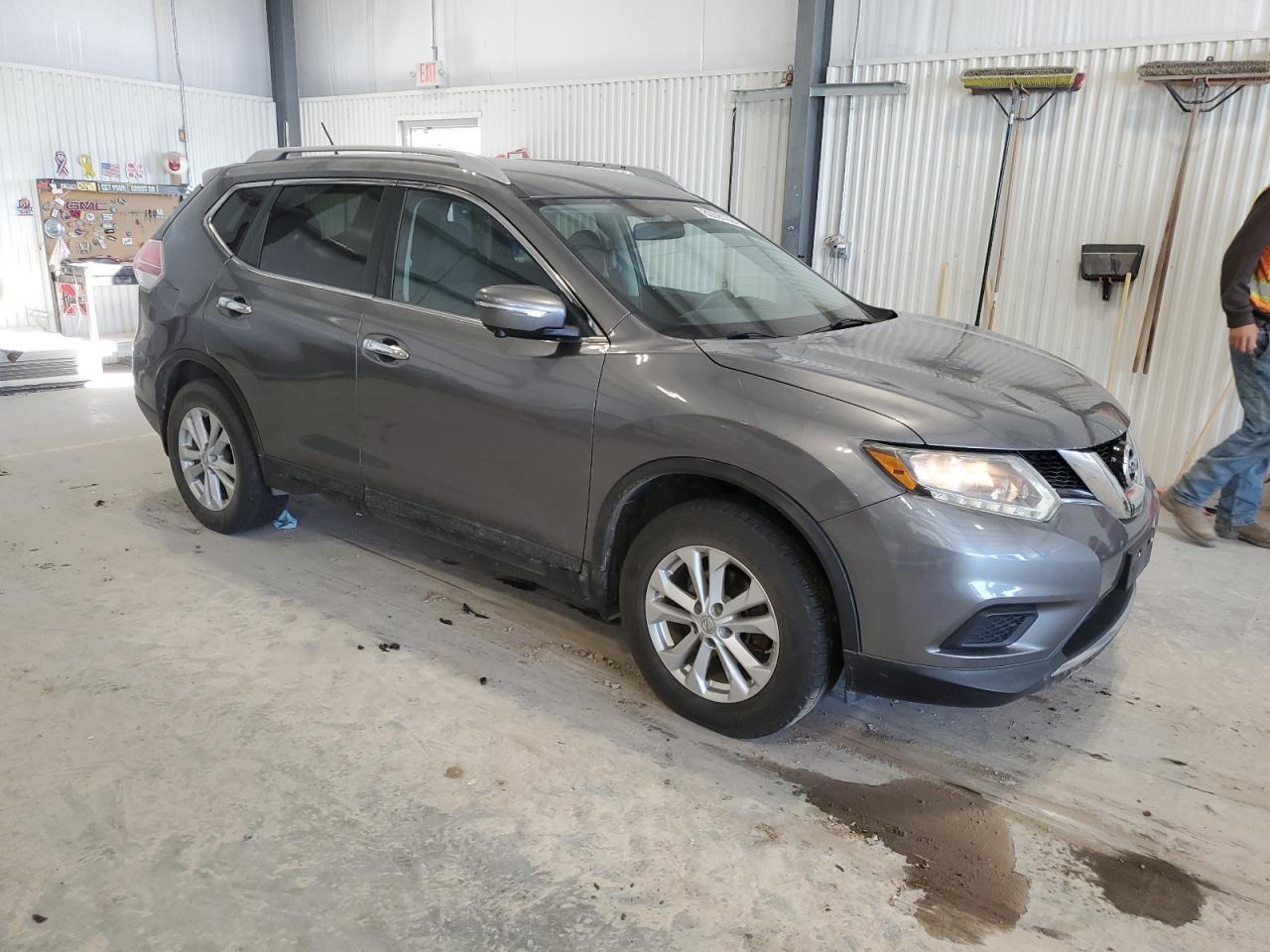 2015 Nissan Rogue - Image 4