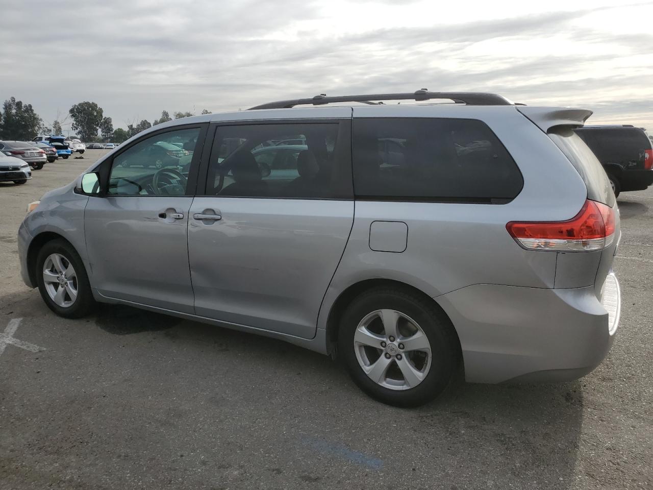 2011 Toyota Sienna - Image 2