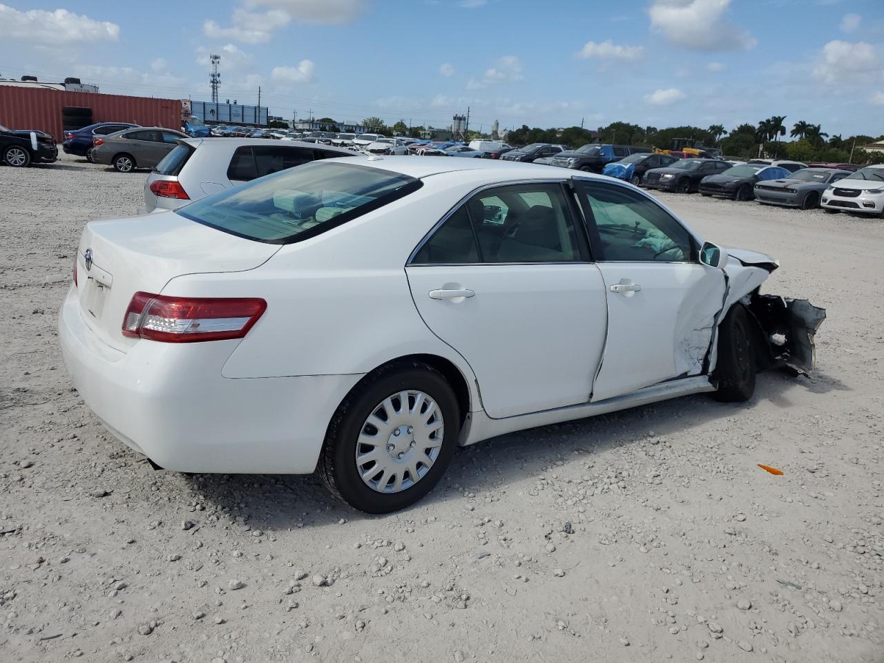 2011 Toyota Camry - Image 3