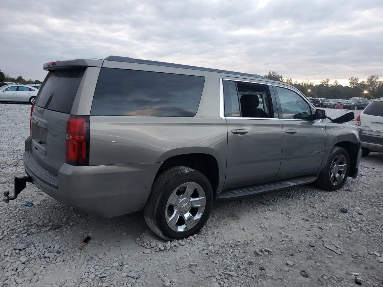 2017 Chevrolet Suburban - Image 3