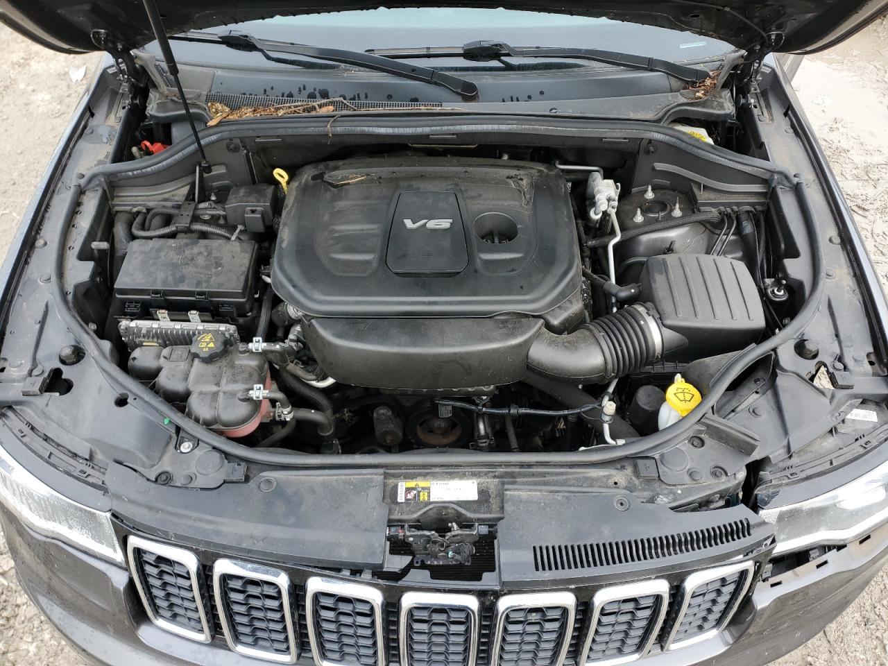 2017 Jeep Grand Cherokee - Image 12