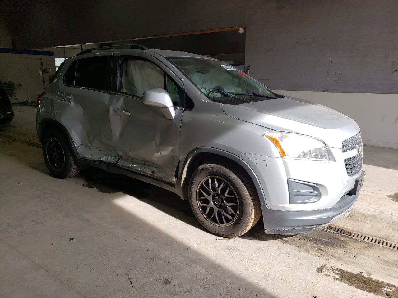 VIN 3GNCJLSB4GL279886 2016 CHEVROLET TRAX no.4