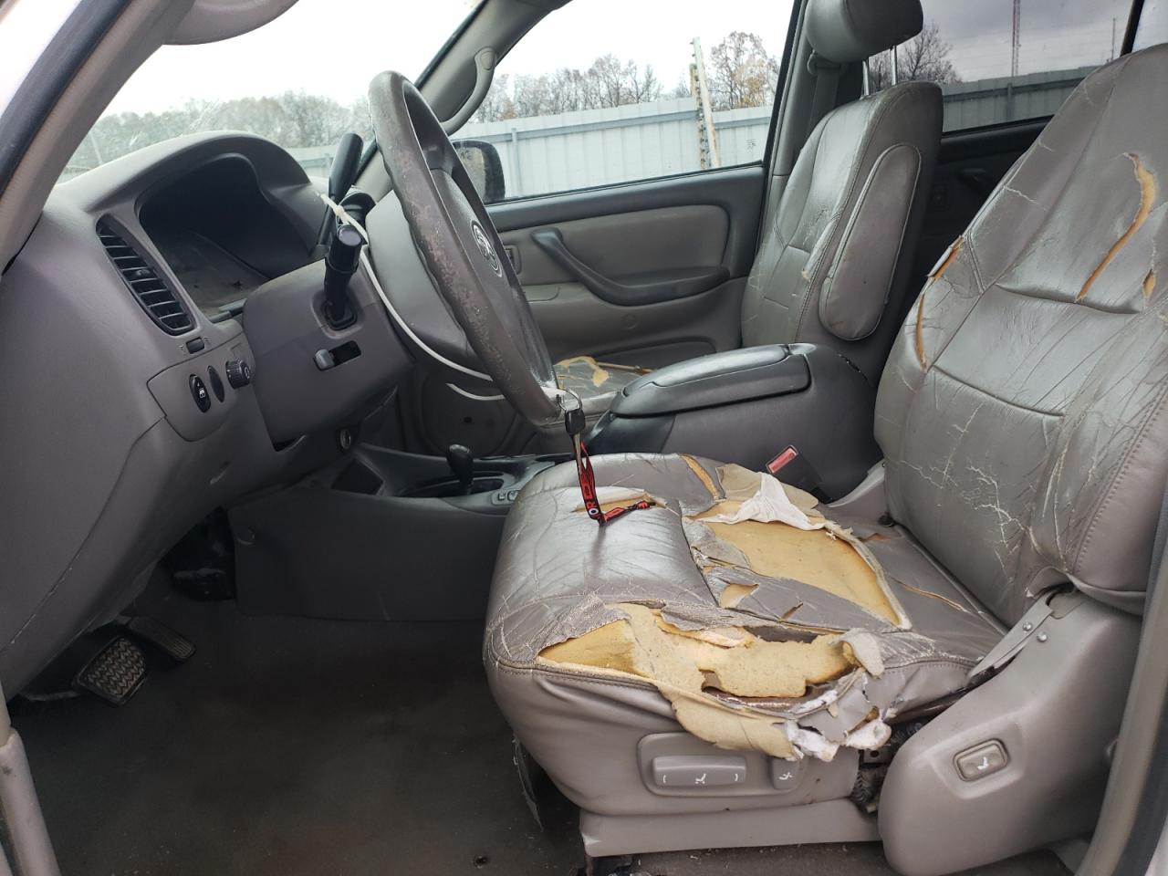 2004 Toyota Sequoia Limited VIN: 5TDBT44A04S215827 Lot: 81089894