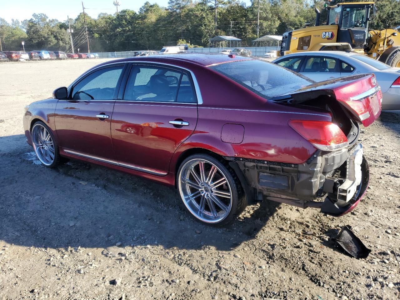 2011 Toyota Avalon - Image 2