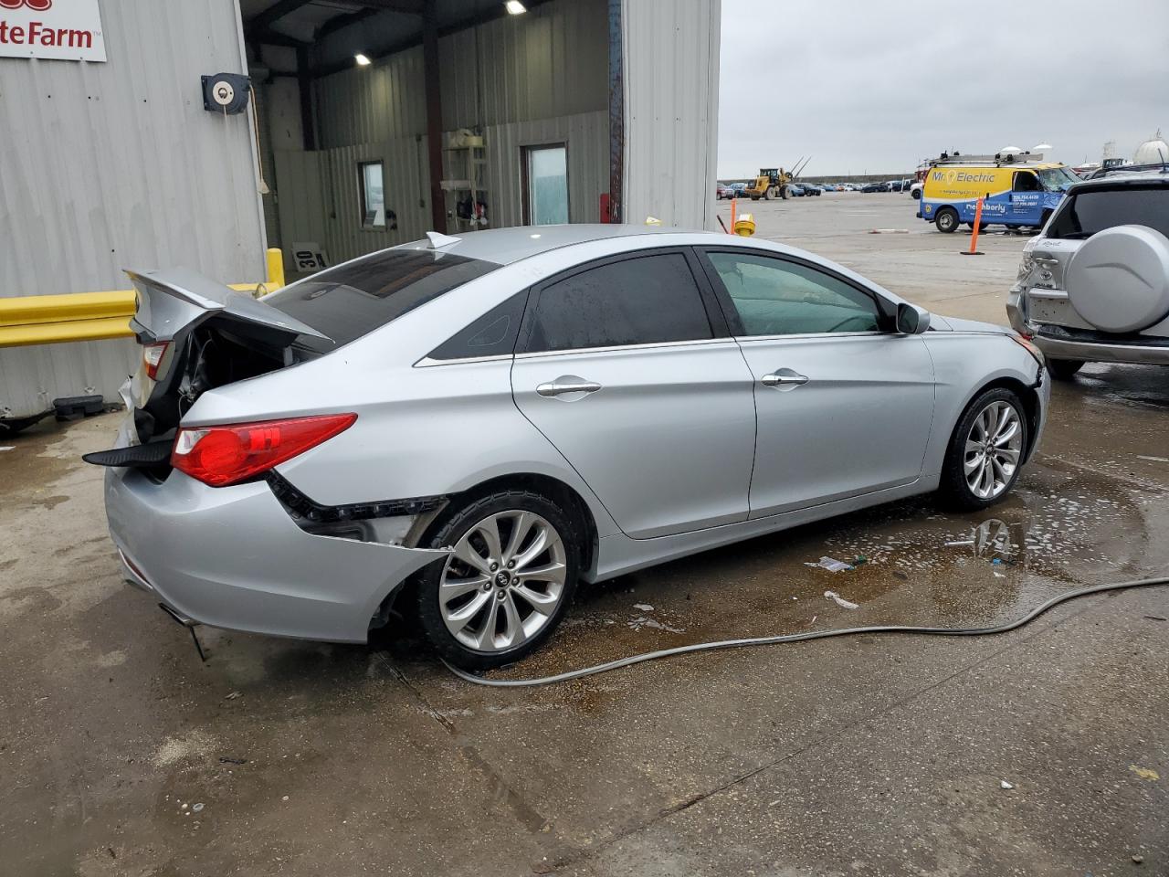 2013 Hyundai Sonata - Image 3