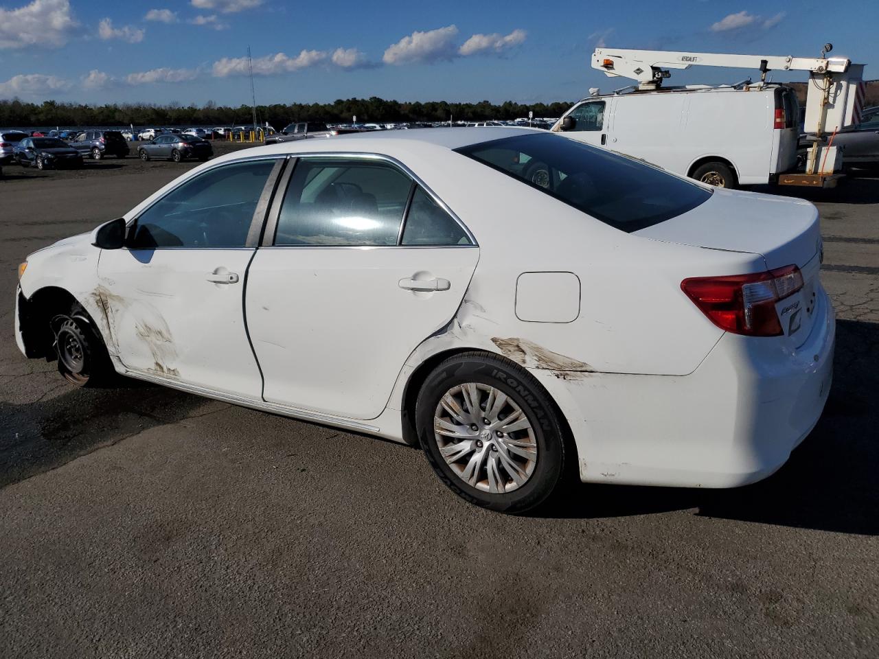 VIN 4T4BF1FK9DR282208 2013 TOYOTA CAMRY no.2