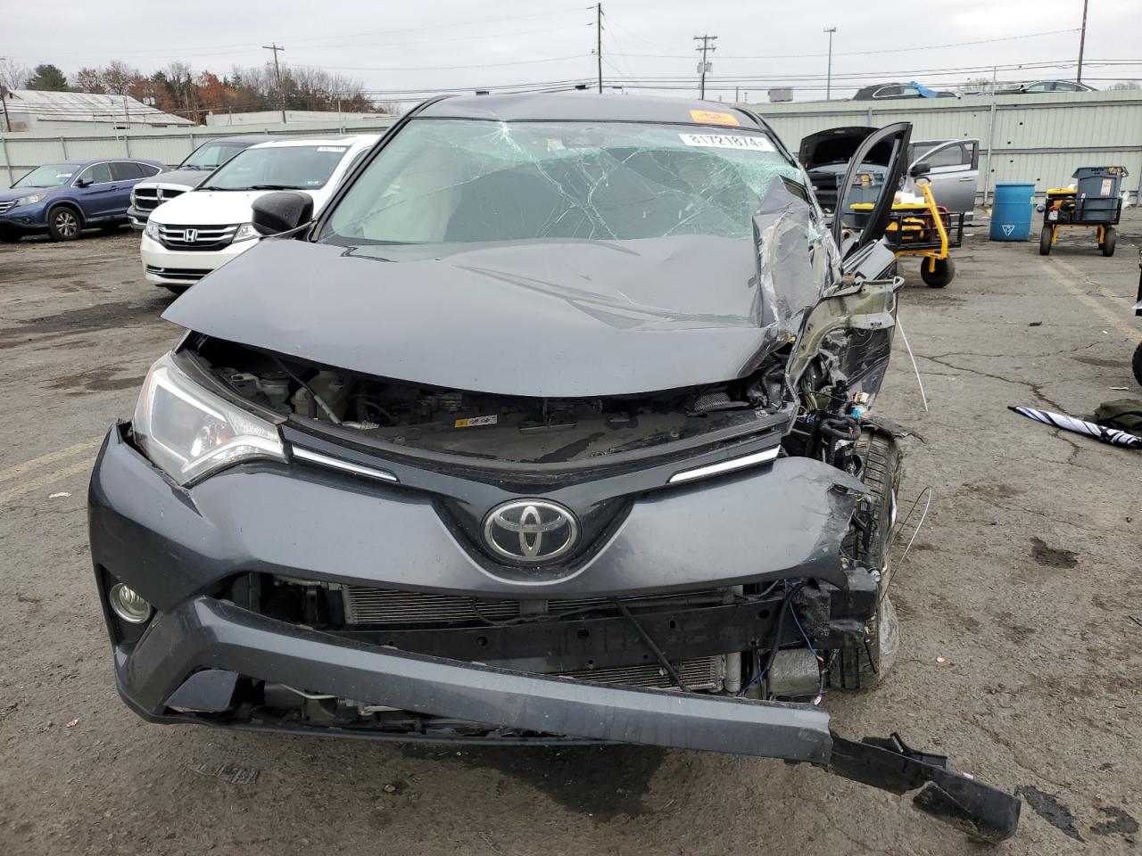 VIN JTMBFREV0JD224816 2018 TOYOTA RAV4 no.5