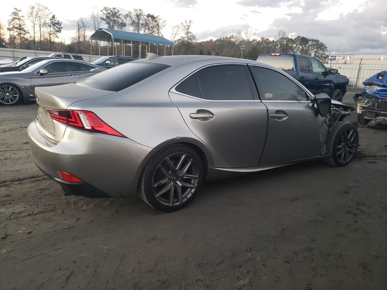 2015 Lexus IS - Image 3