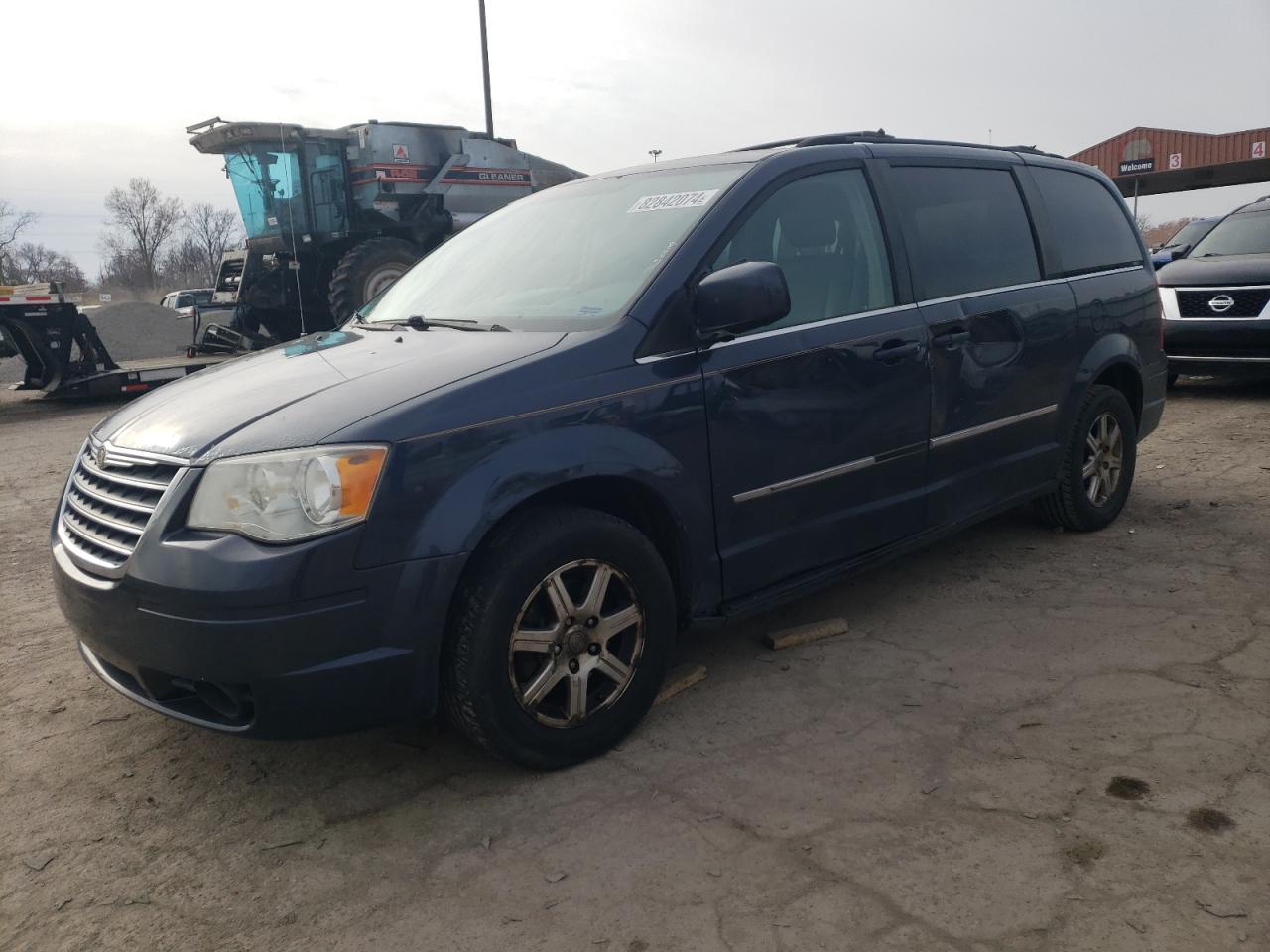 2009 Chrysler Town & Country - Image 1