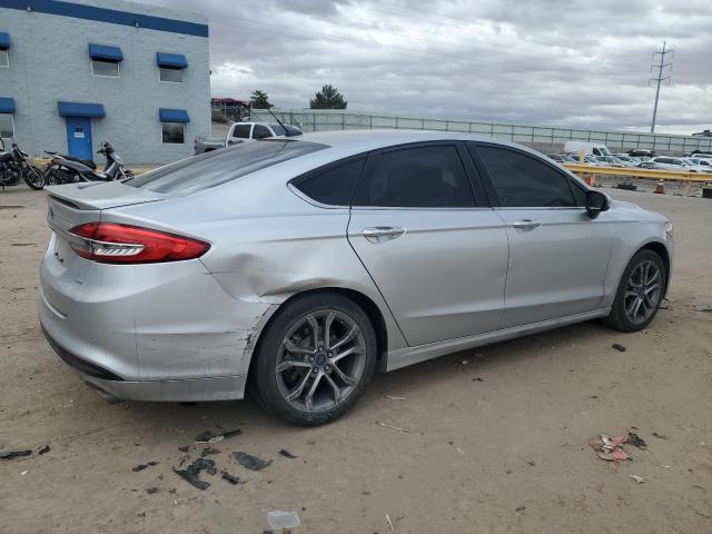 Sedans FORD FUSION 2017 Srebrny