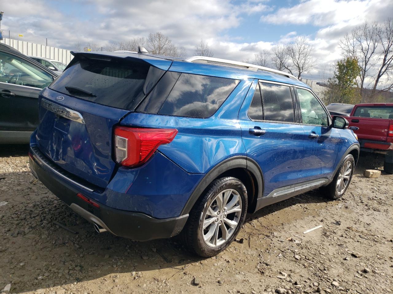 2022 Ford Explorer - Image 3
