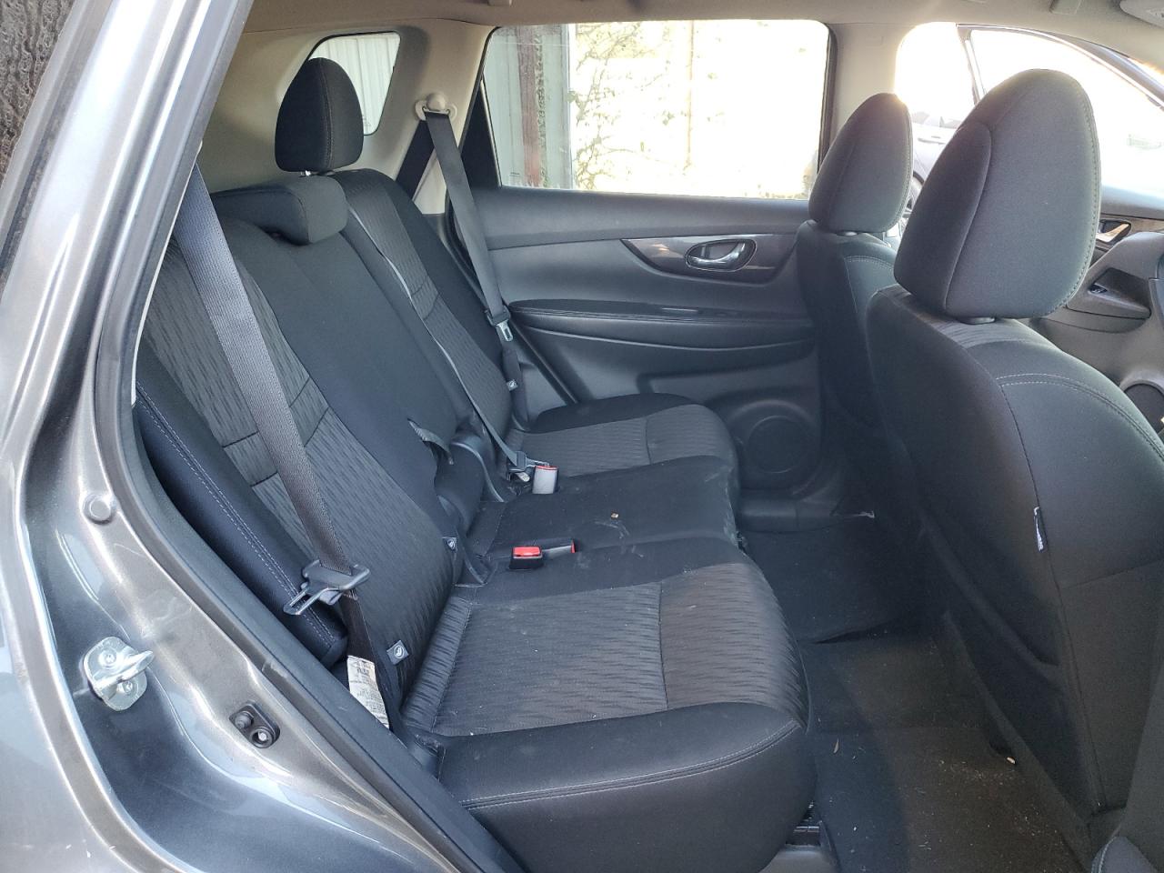 2018 Nissan Rogue - Image 10