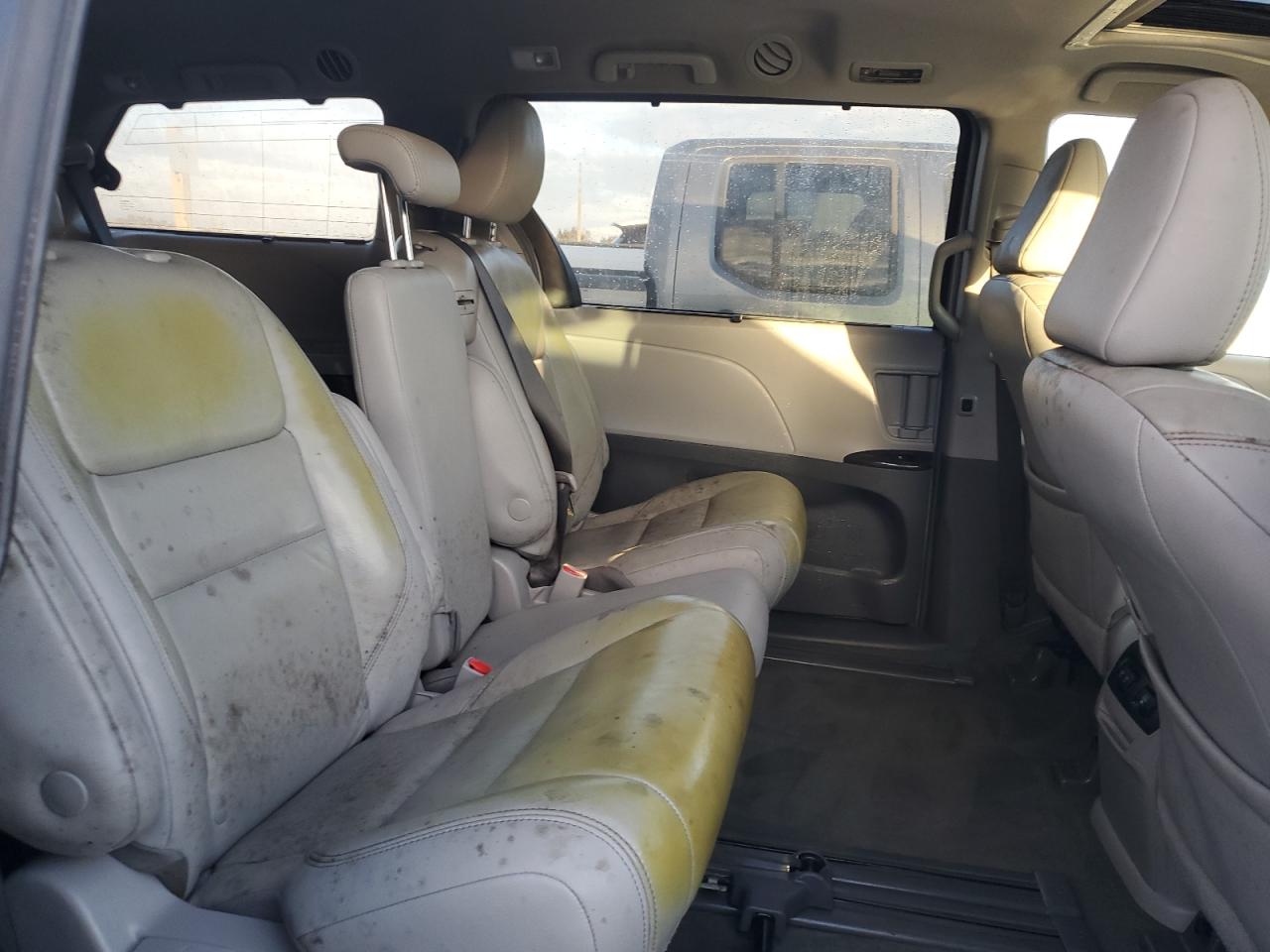 2019 Toyota Sienna - Image 11