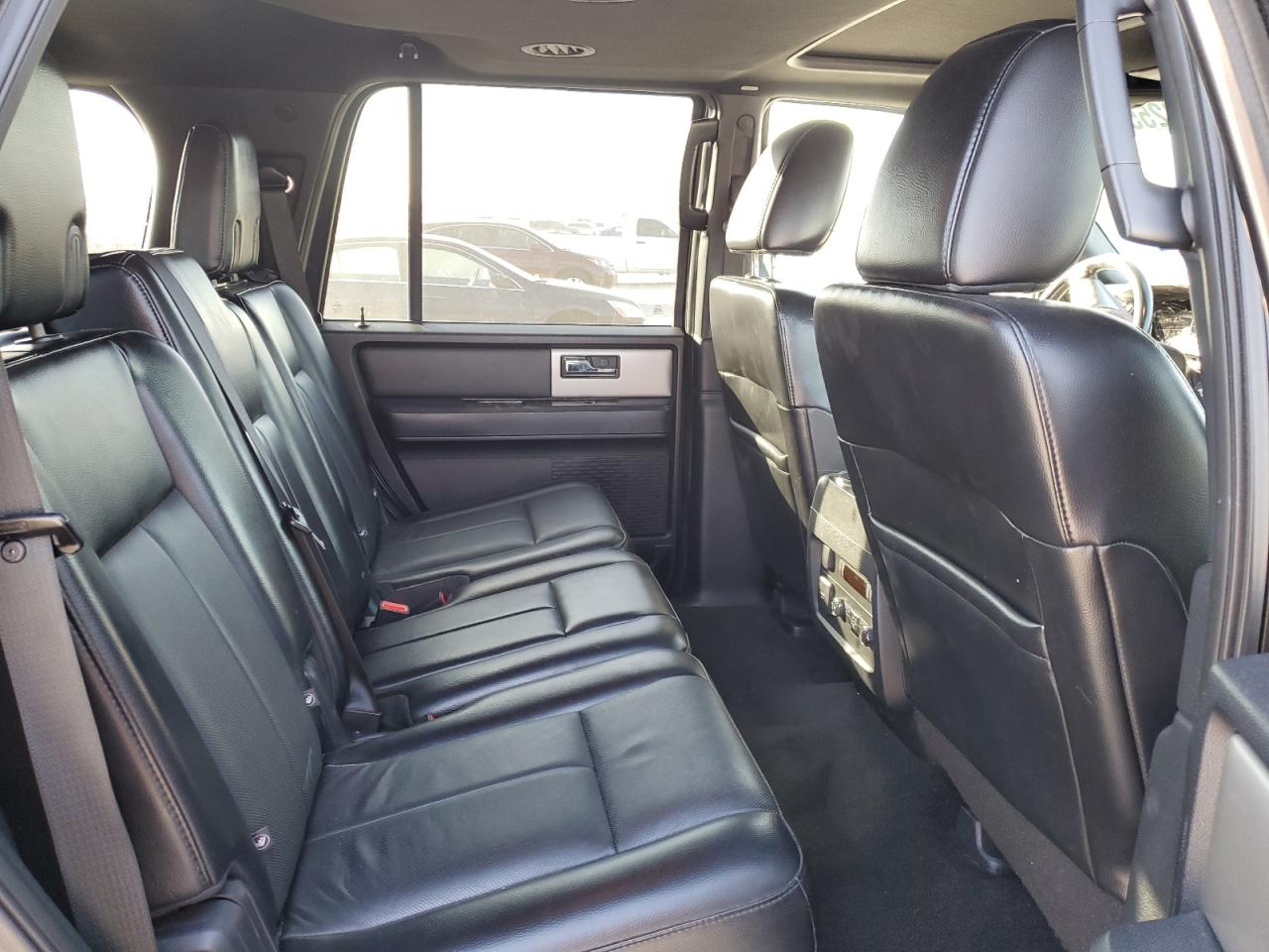 2015 Ford Expedition - Image 11