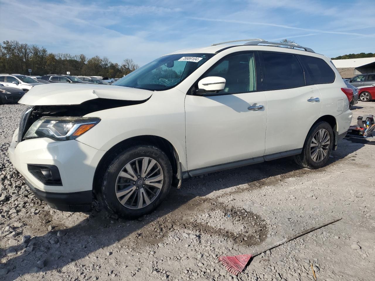 2017 Nissan Pathfinder - Image 1