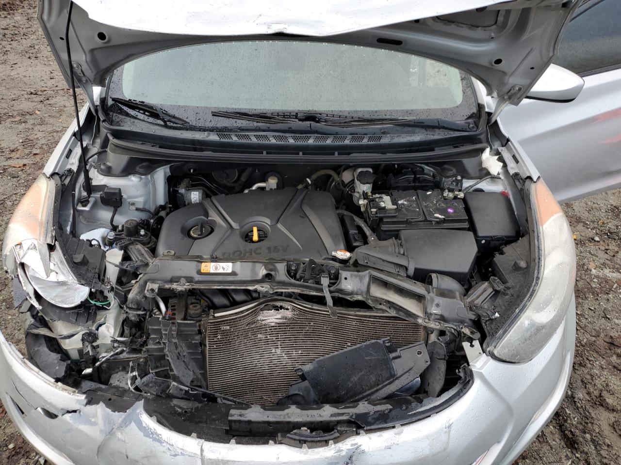 2013 Hyundai Elantra - Image 11