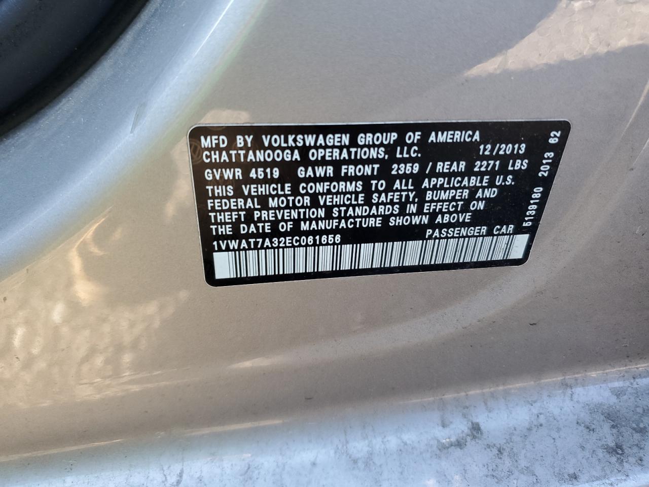 2014 Volkswagen Passat - Image 12