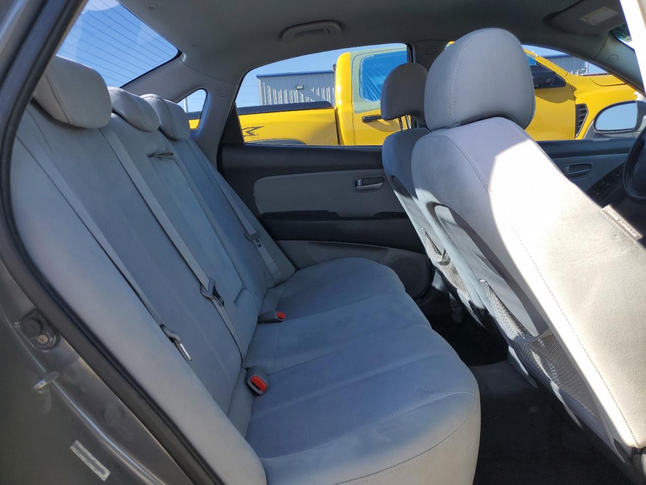 2009 Hyundai Elantra - Image 10