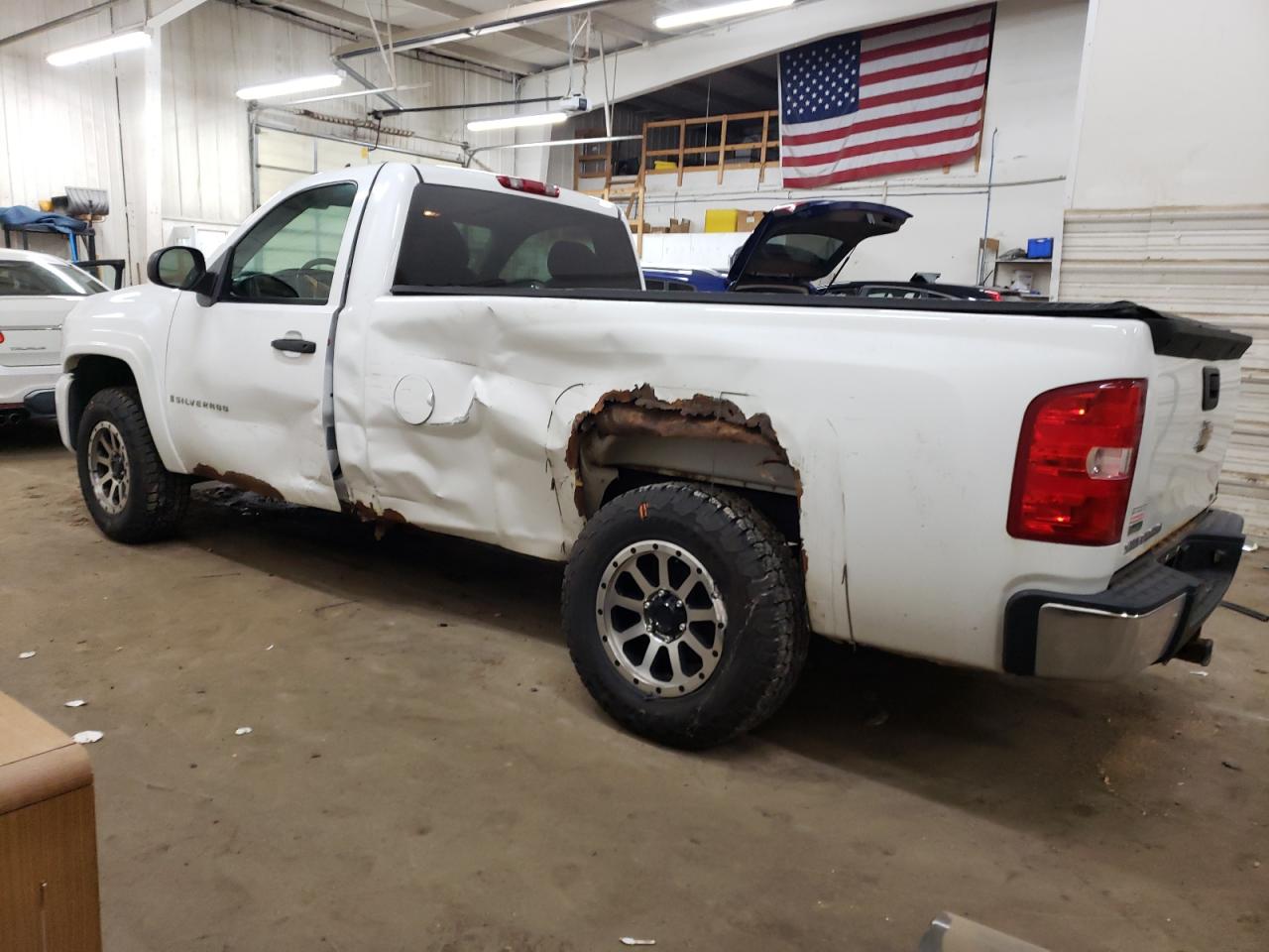 2008 Chevrolet Silverado - Image 2
