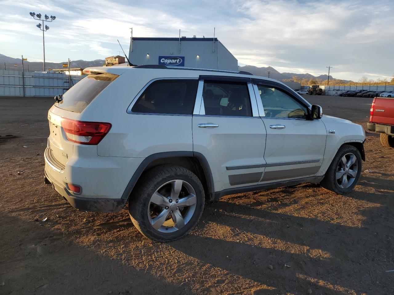2011 Jeep Grand Cherokee - Image 3