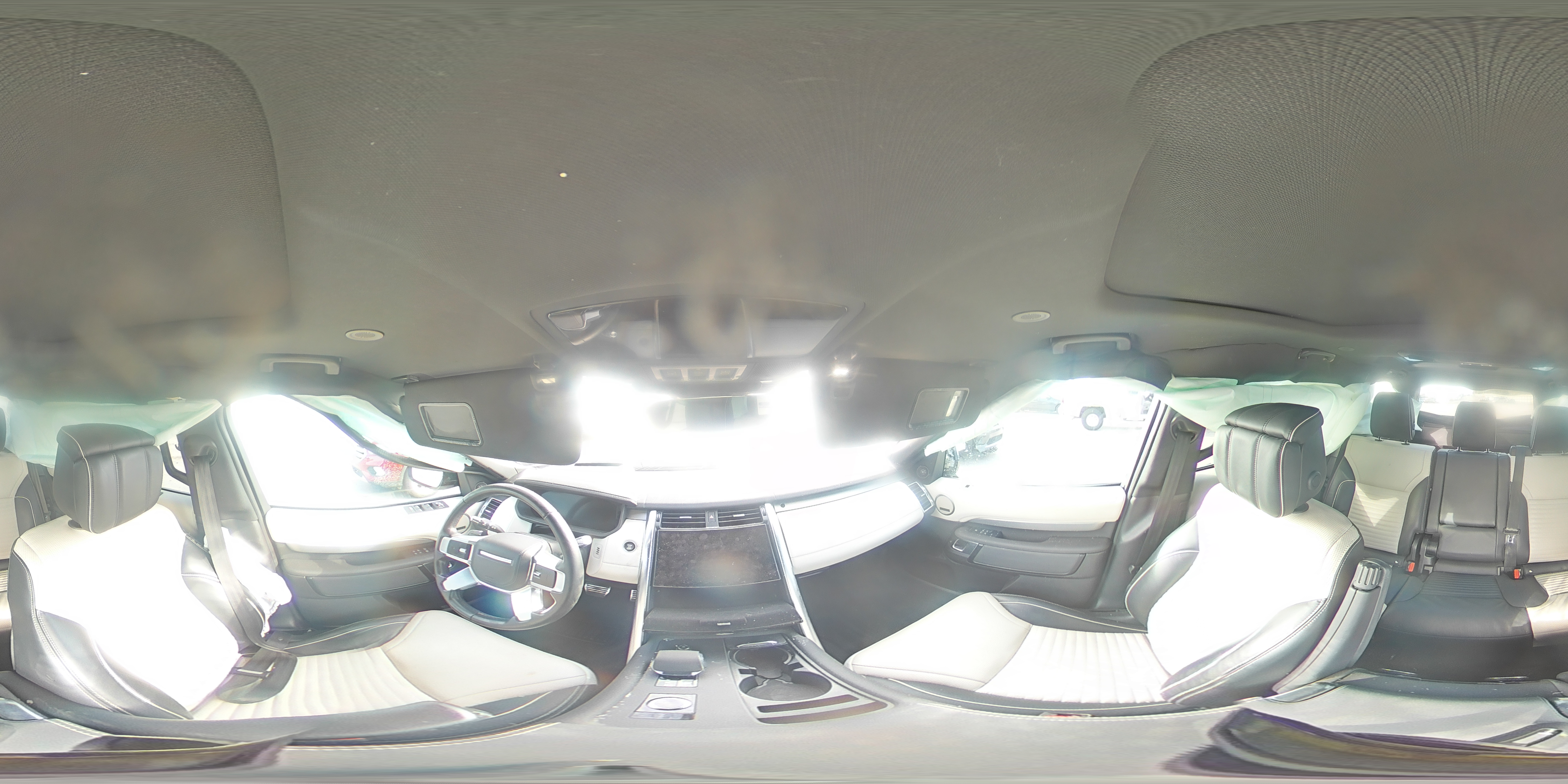 2022 Land Rover Discovery - Image 12