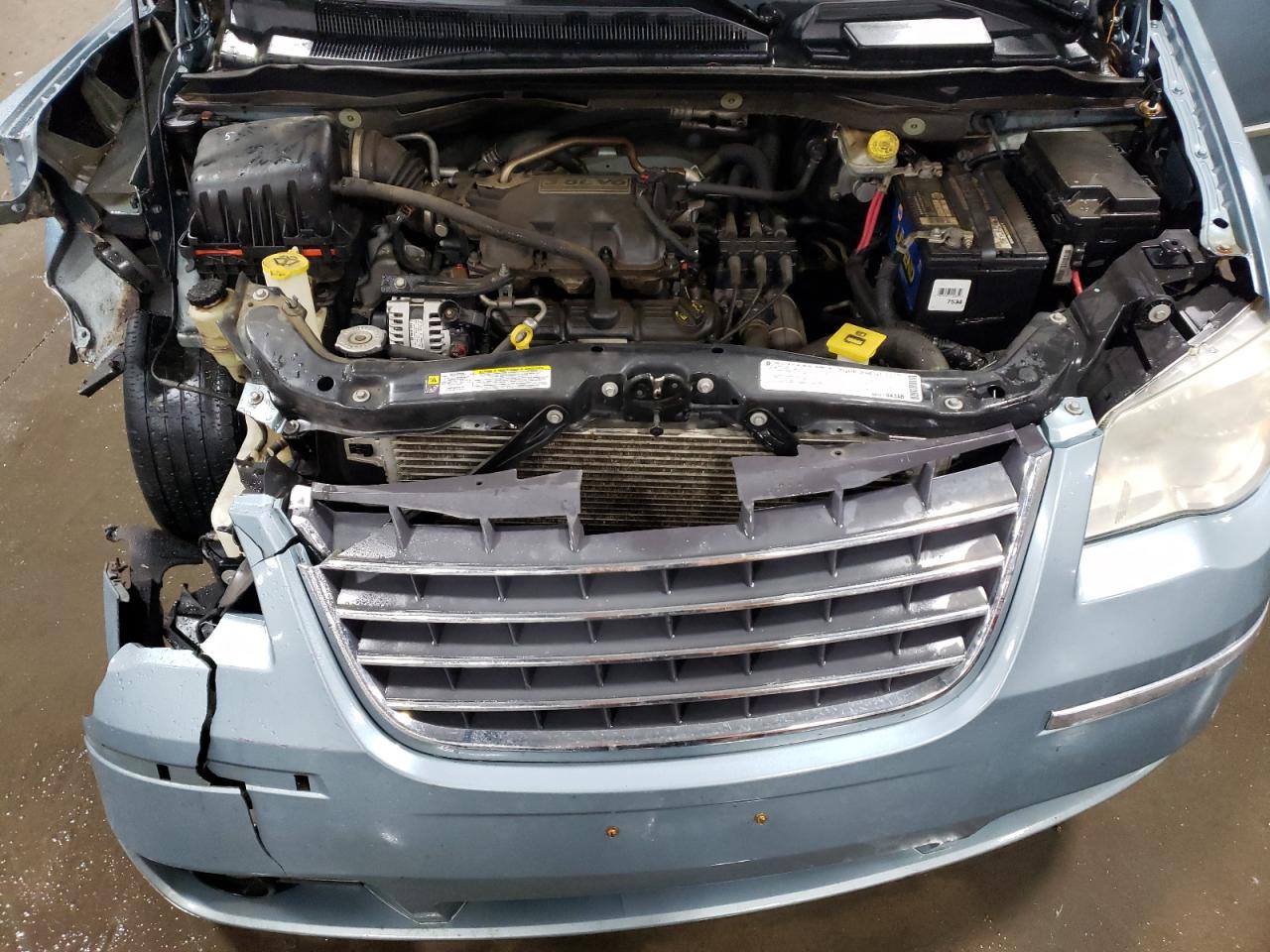 2010 Chrysler Town & Country - Image 12