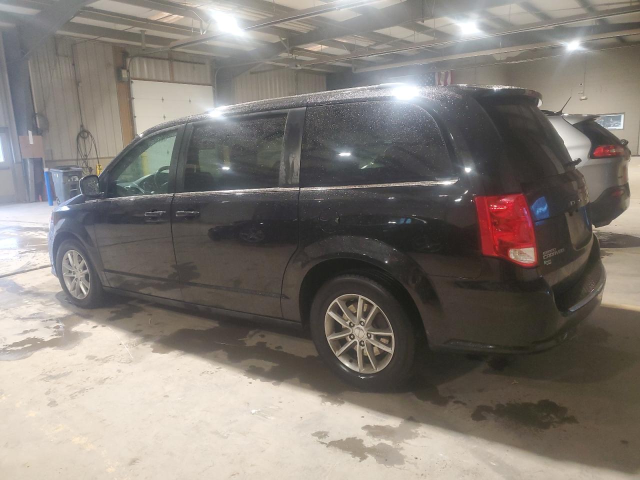 2020 Dodge Caravan - Image 2