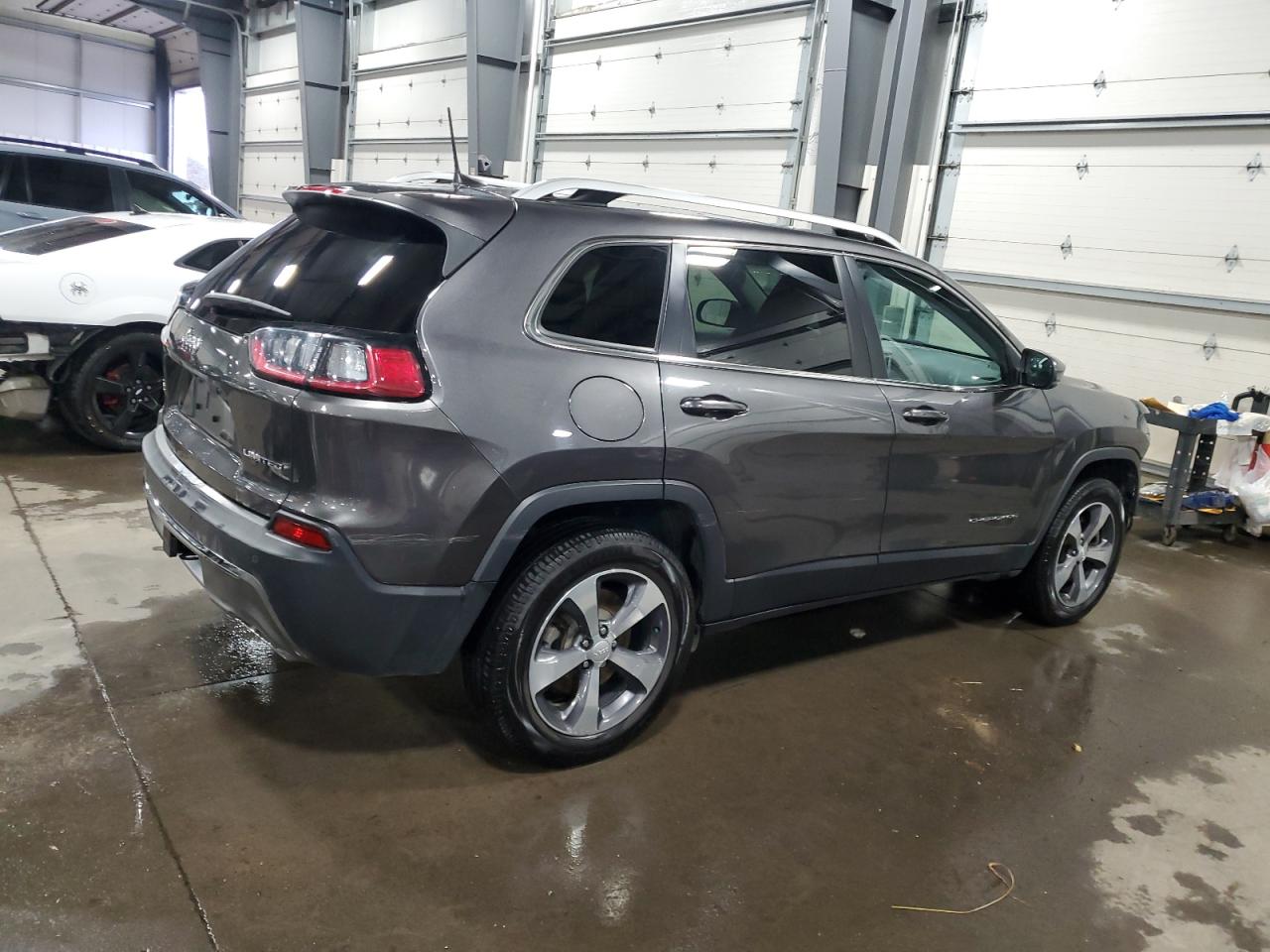 2019 Jeep Grand Cherokee - Image 3