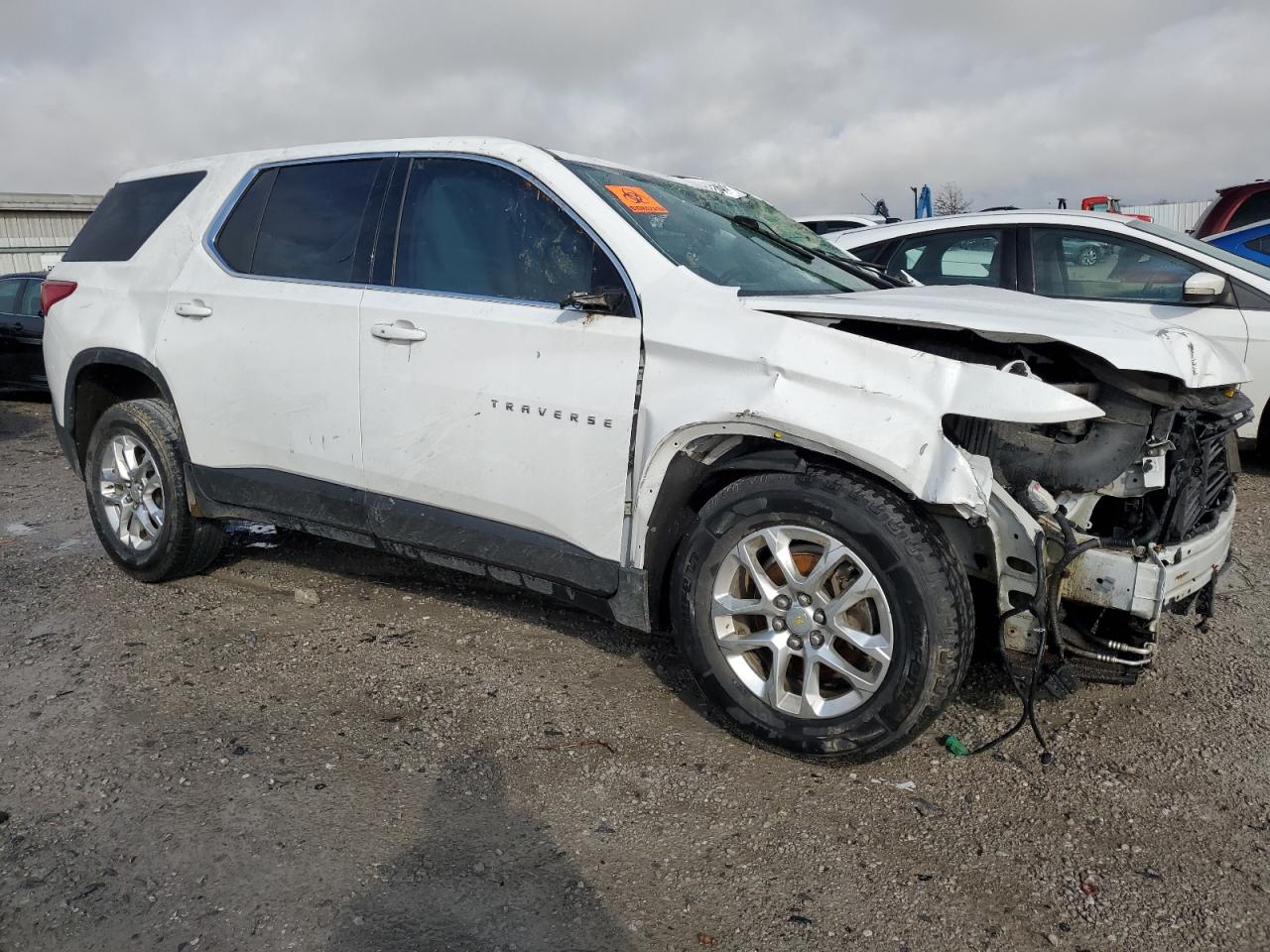 VIN 1GNERFKW8KJ134078 2019 CHEVROLET TRAVERSE no.4