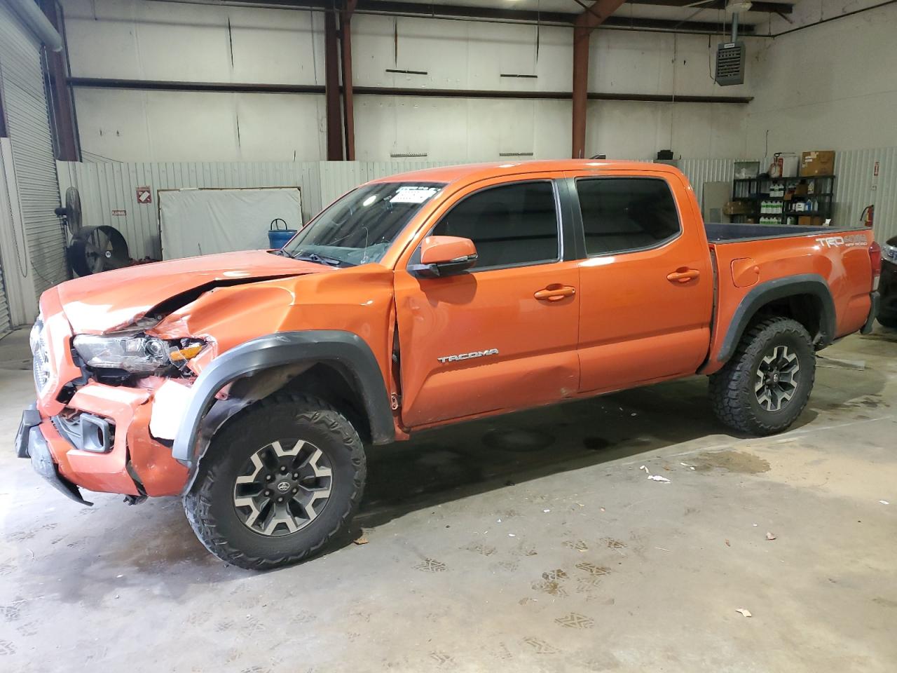 VIN 5TFCZ5AN0HX092434 2017 TOYOTA TACOMA no.1