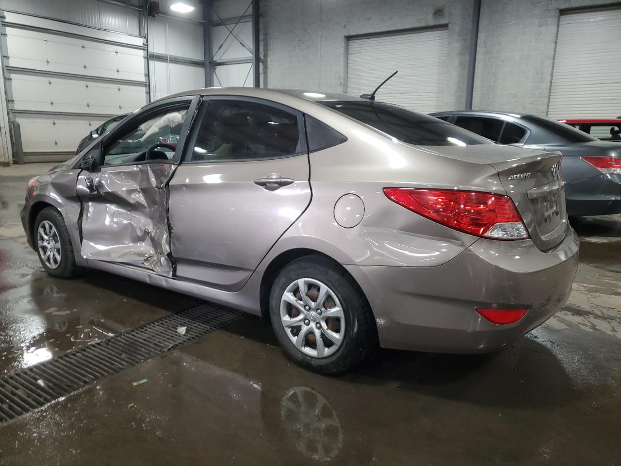 2013 Hyundai Accent - Image 2