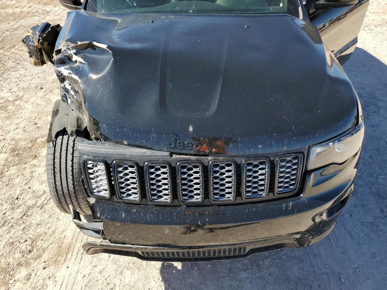 2019 Jeep Grand Cherokee - Image 12