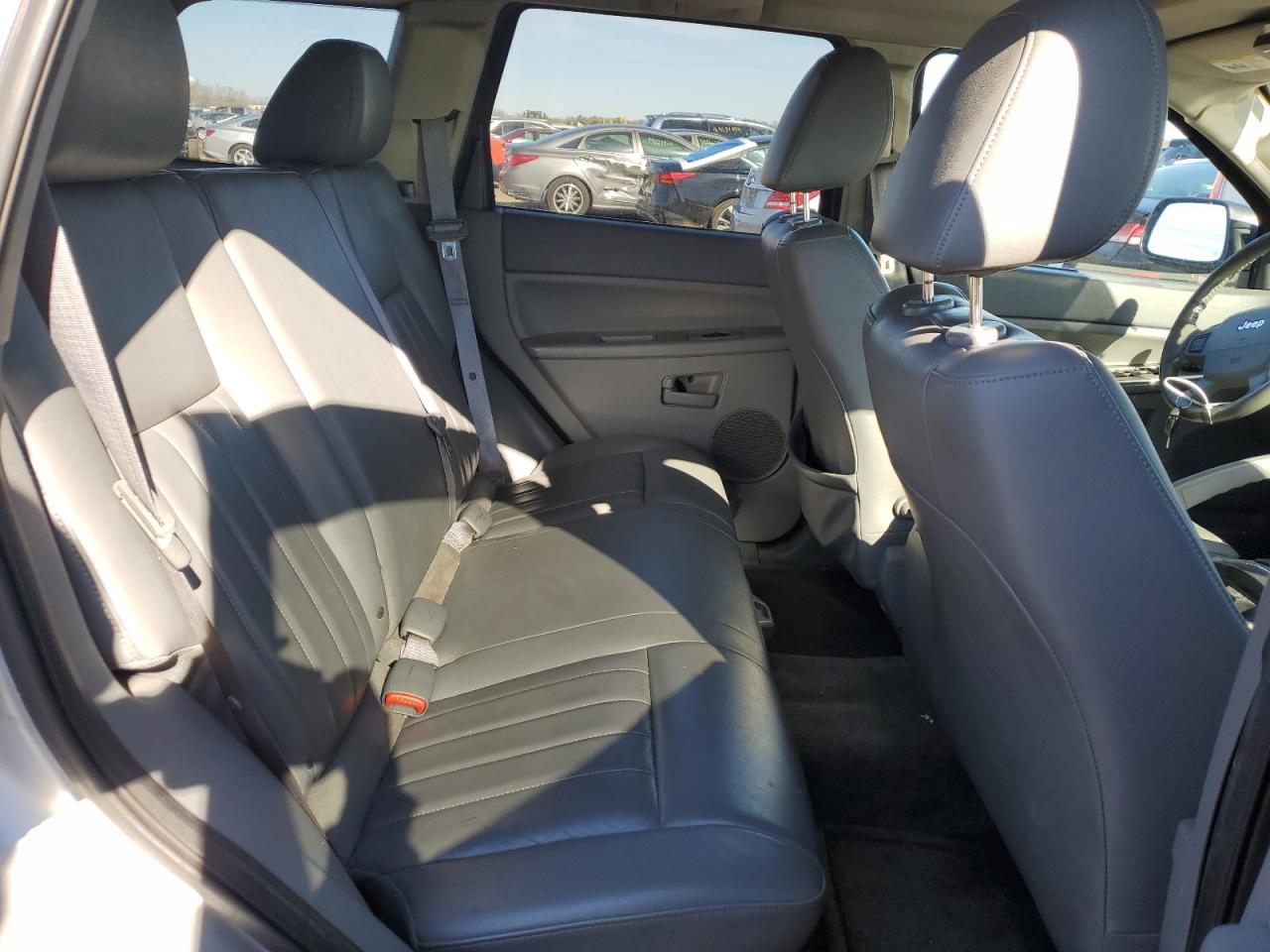 2005 Jeep Grand Cherokee - Image 10