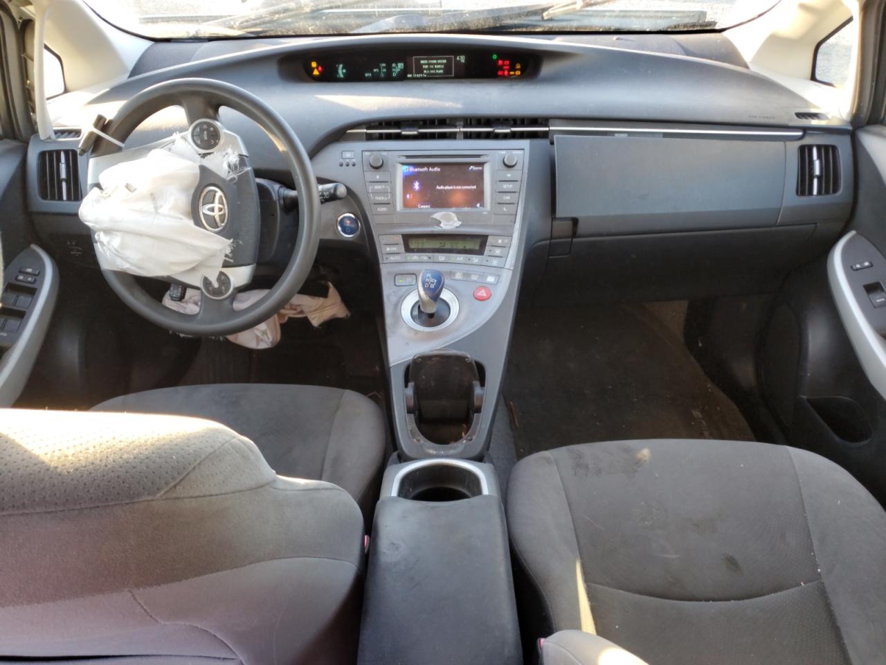 2012 Toyota Prius - Image 8