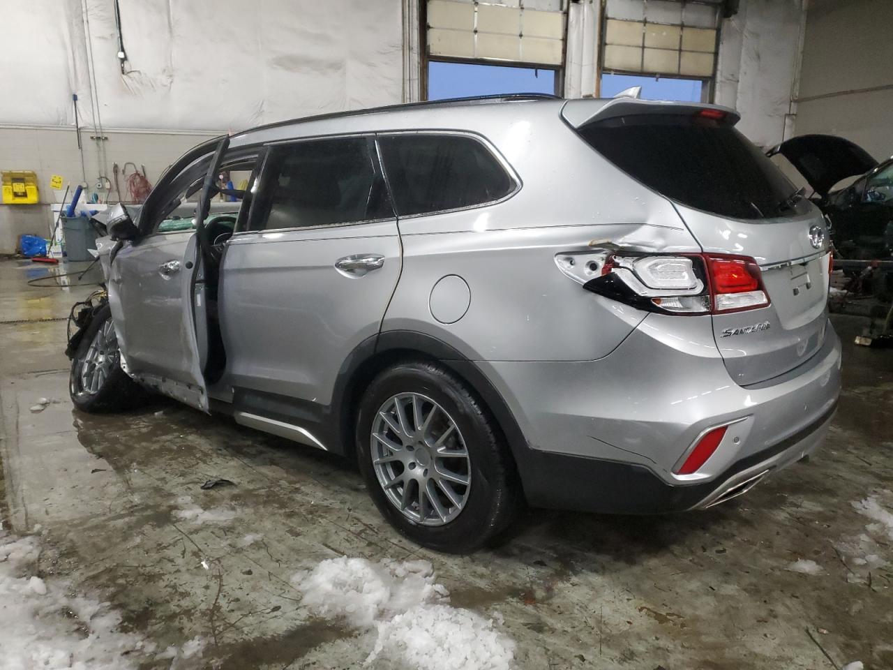 2017 Hyundai Santa Fe - Image 2