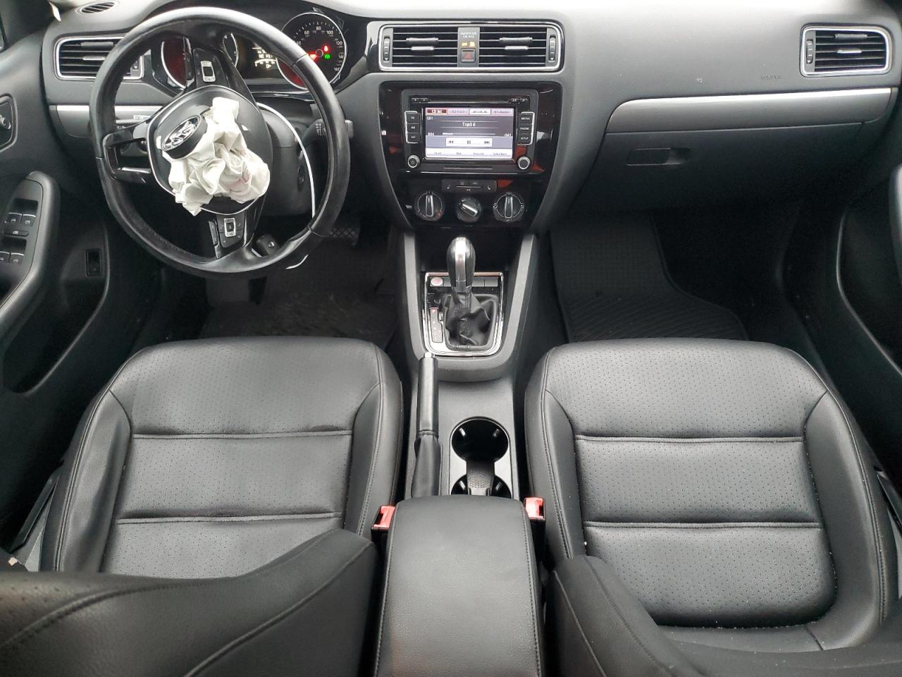 2015 Volkswagen Jetta - Image 8