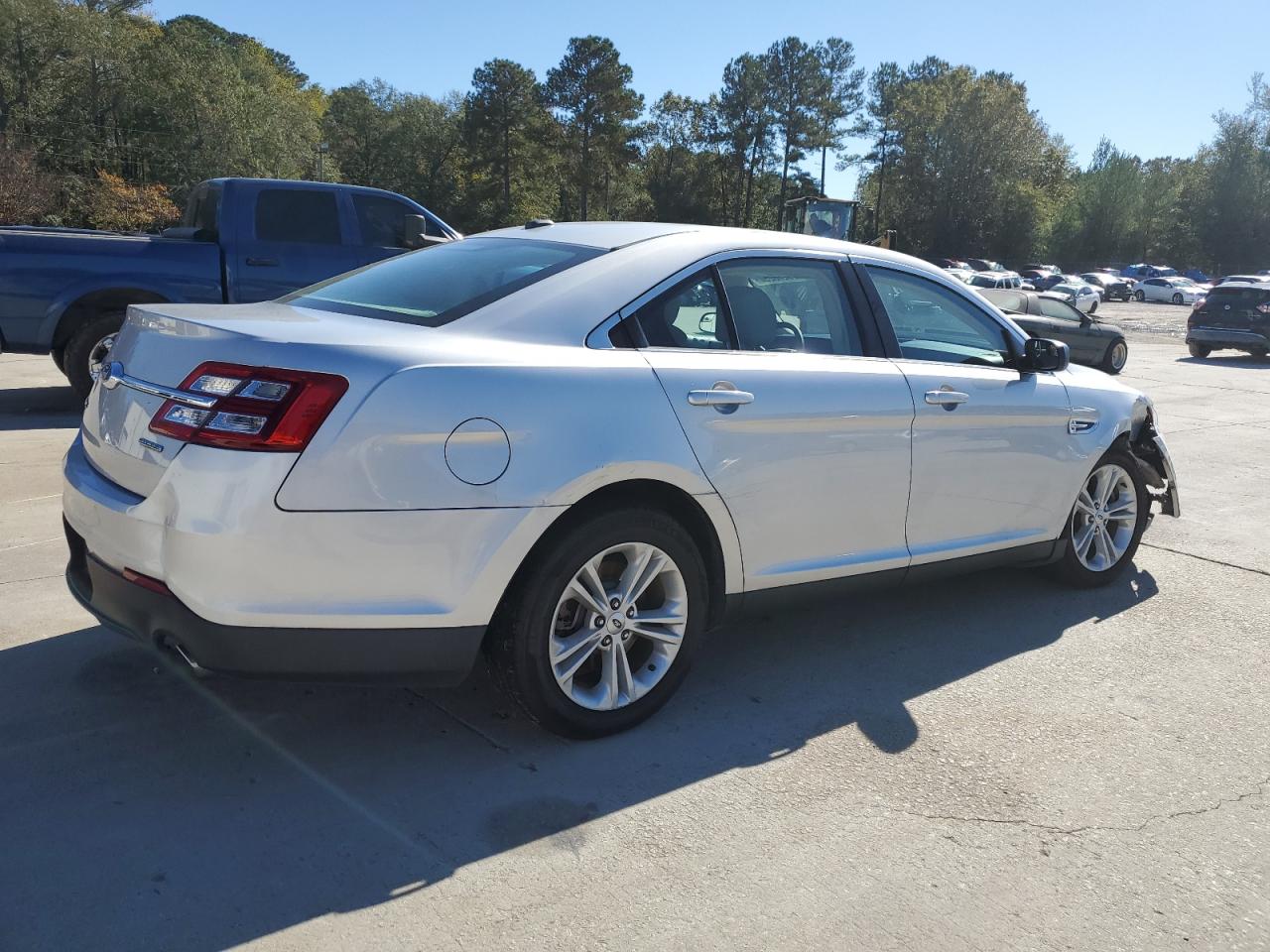 2018 Ford Taurus - Image 3