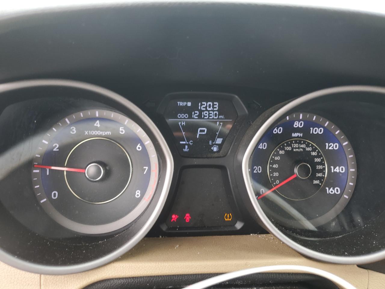 2013 Hyundai Elantra - Image 9