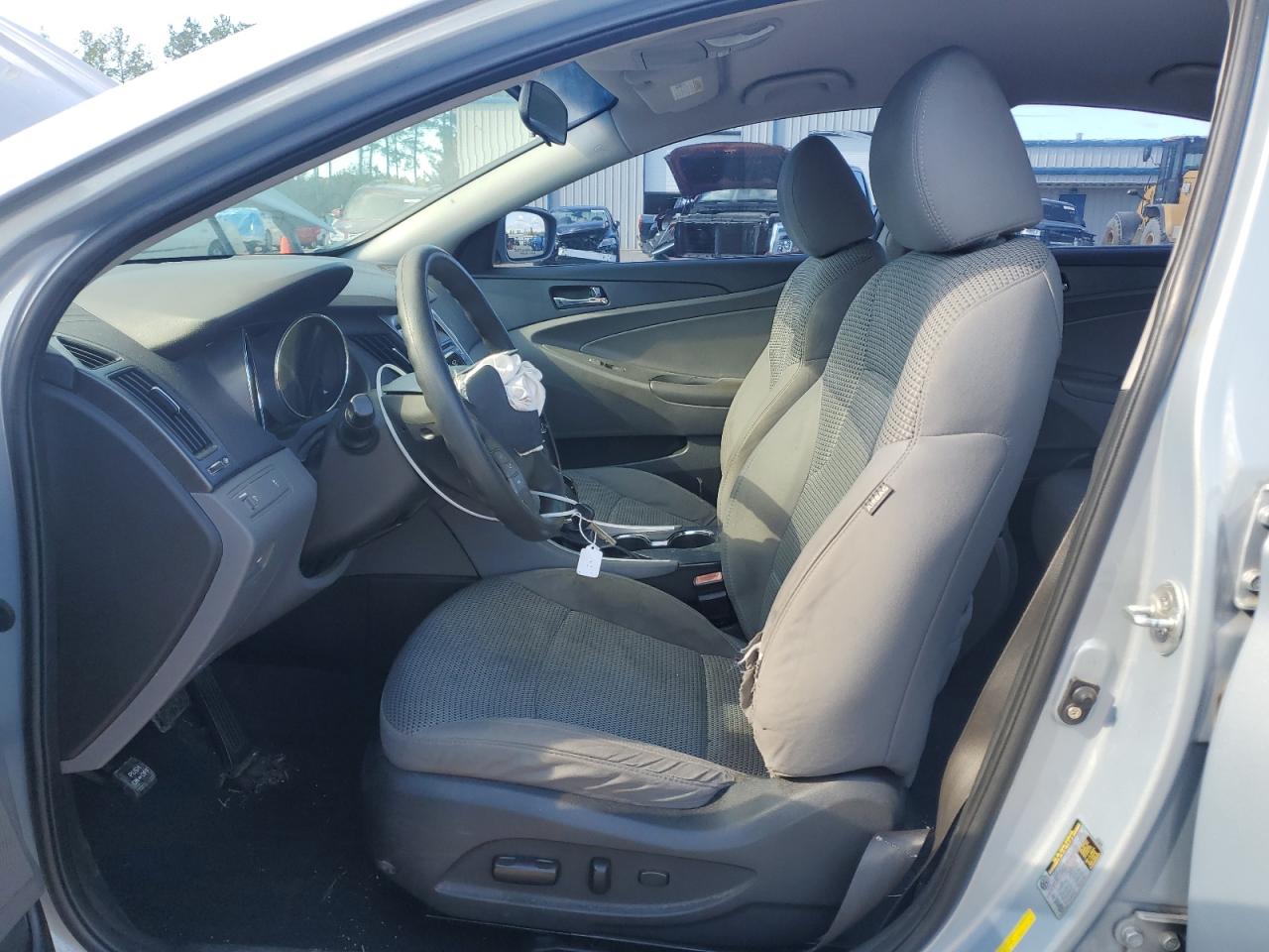 2011 Hyundai Sonata - Image 7