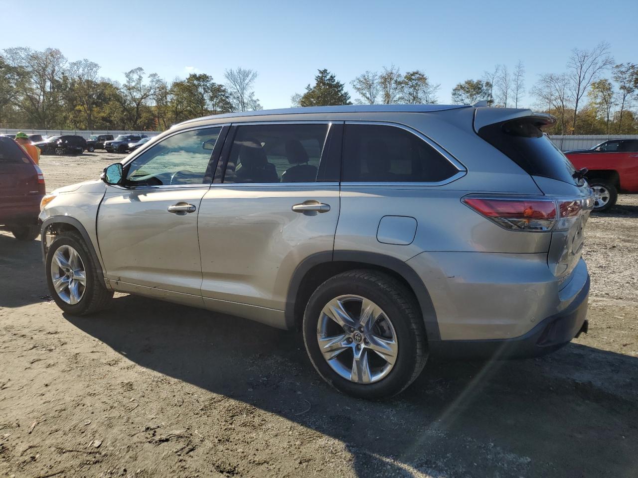 2016 Toyota Highlander - Image 2