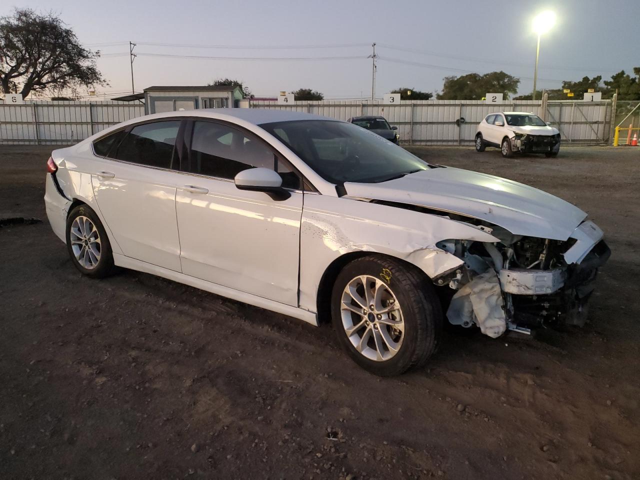 VIN 3FA6P0HD1KR276578 2019 FORD FUSION no.4