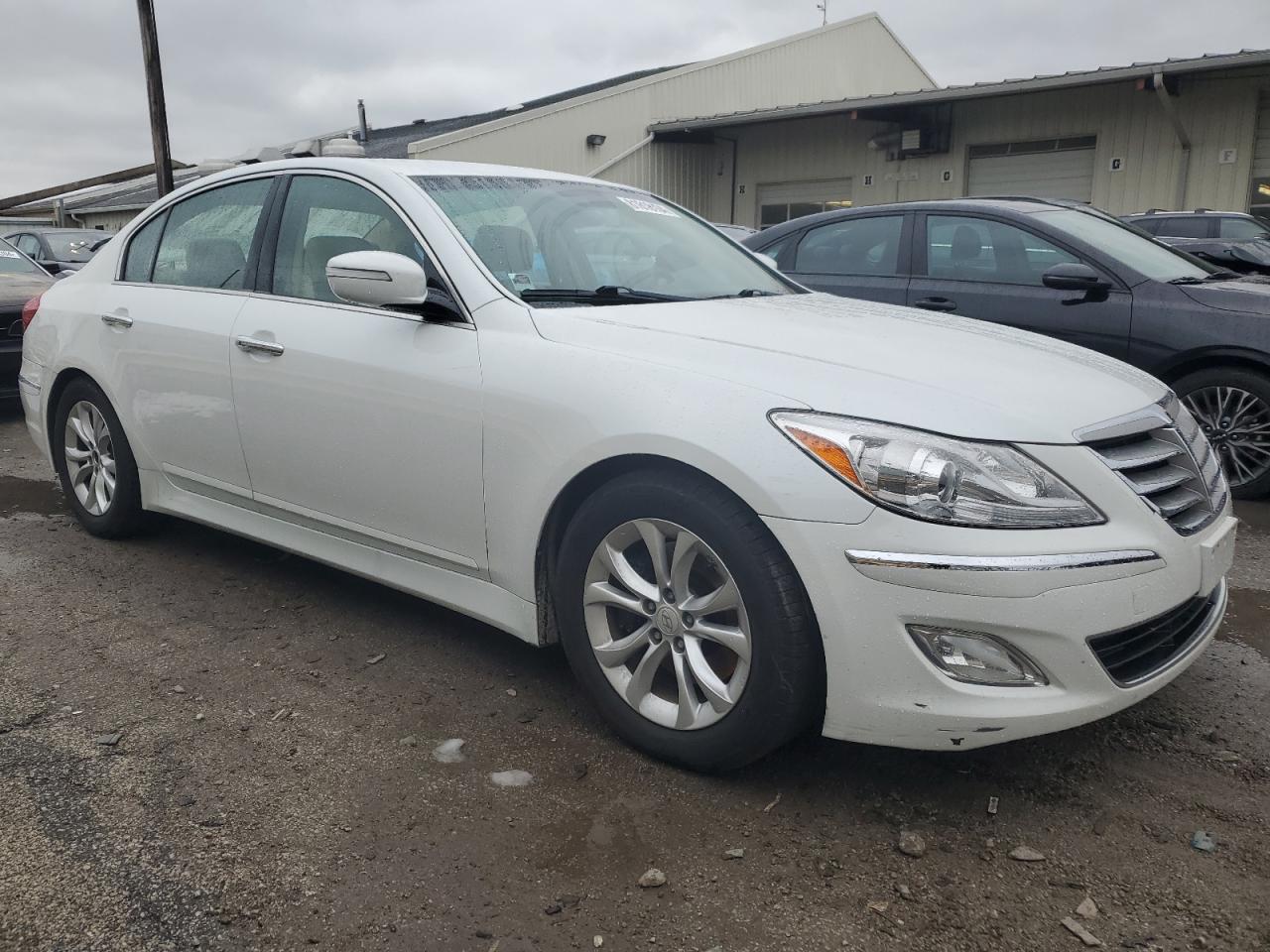 VIN KMHGC4DD2DU235858 2013 HYUNDAI GENESIS no.4